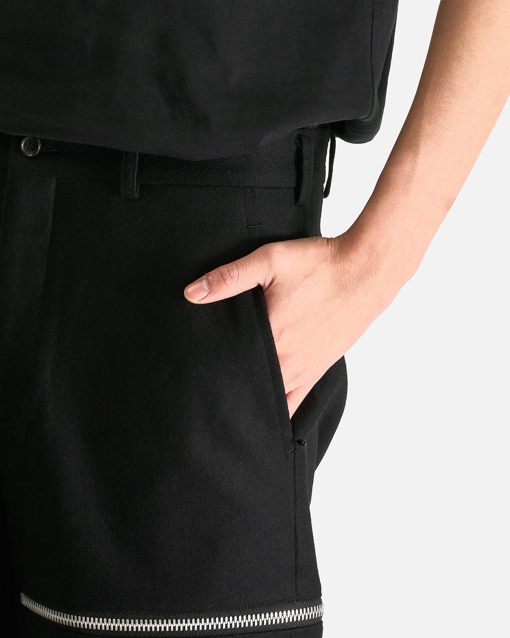 Zipper Shorts in Black - Image 4