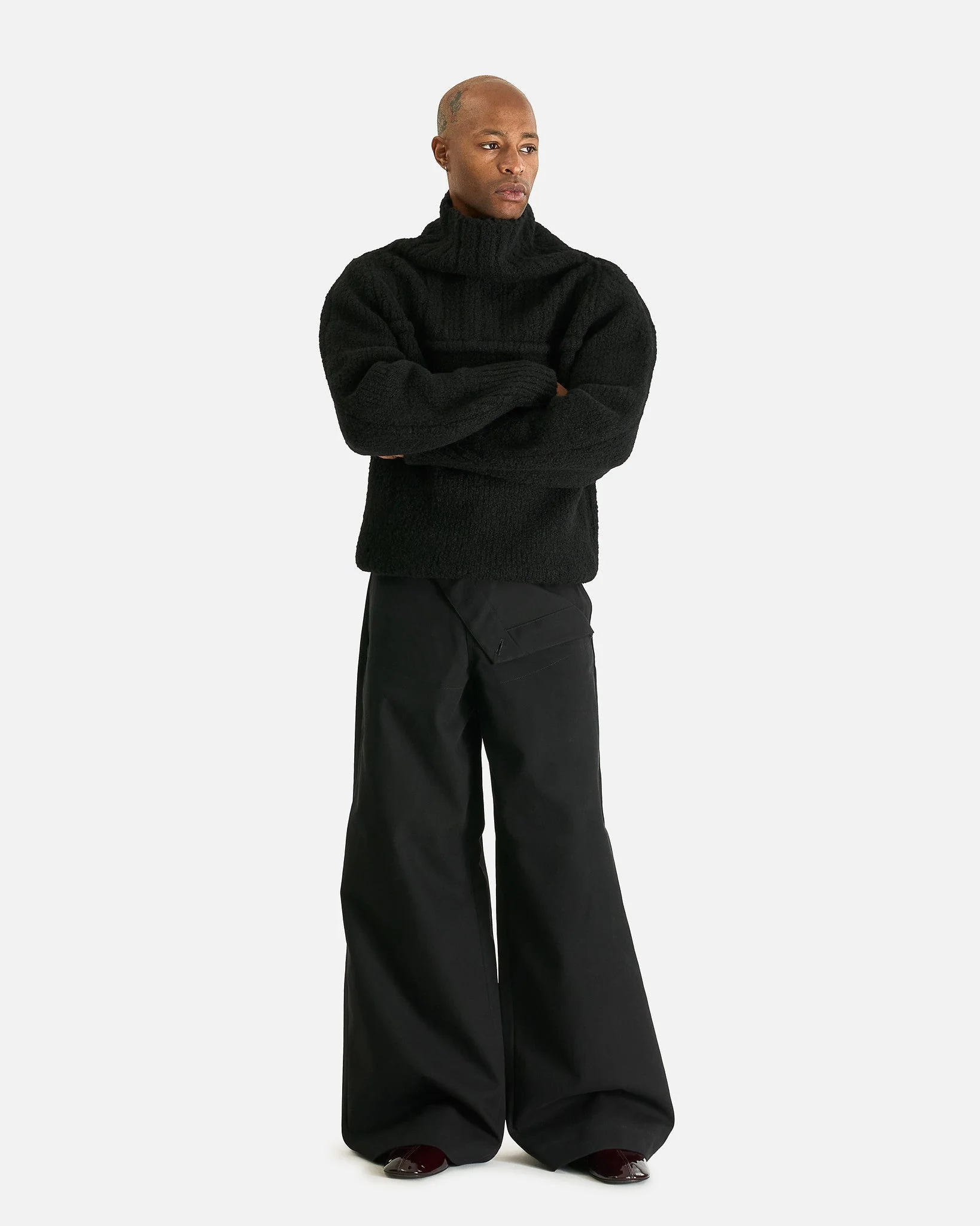 Major M.K. Sweater in Black - Image 5