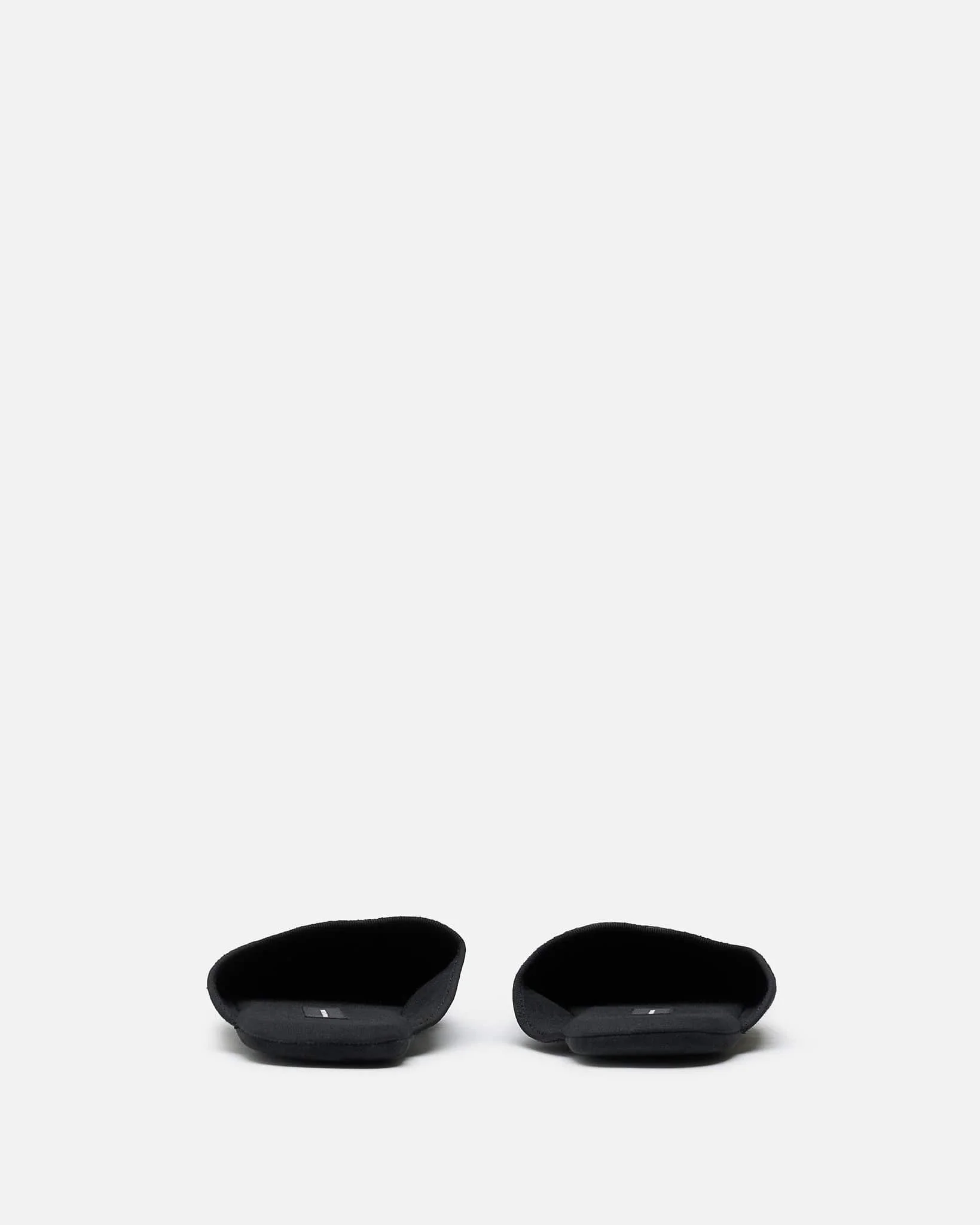 Vidar Slippers in Black - Image 4