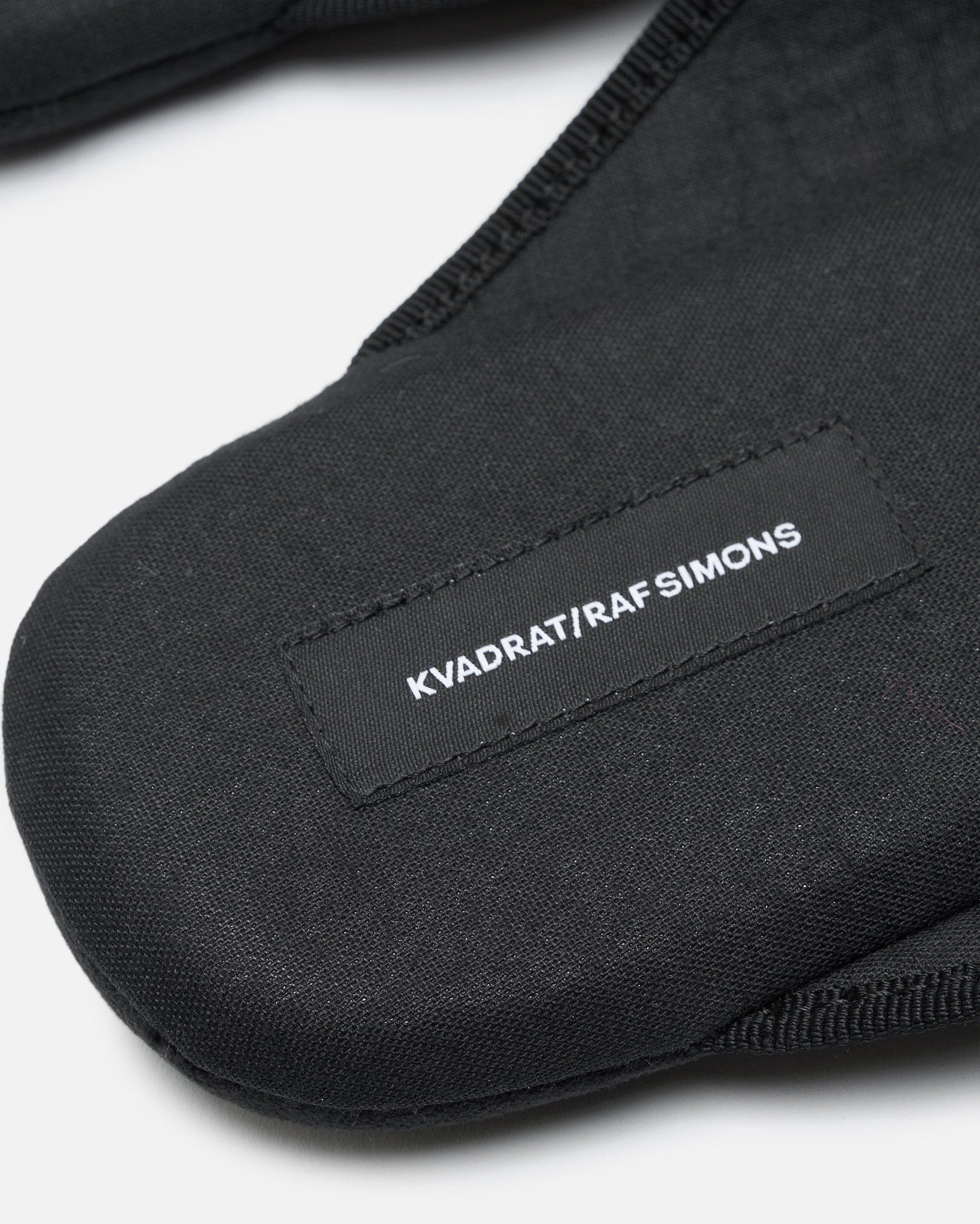 Vidar Slippers in Black - Image 7