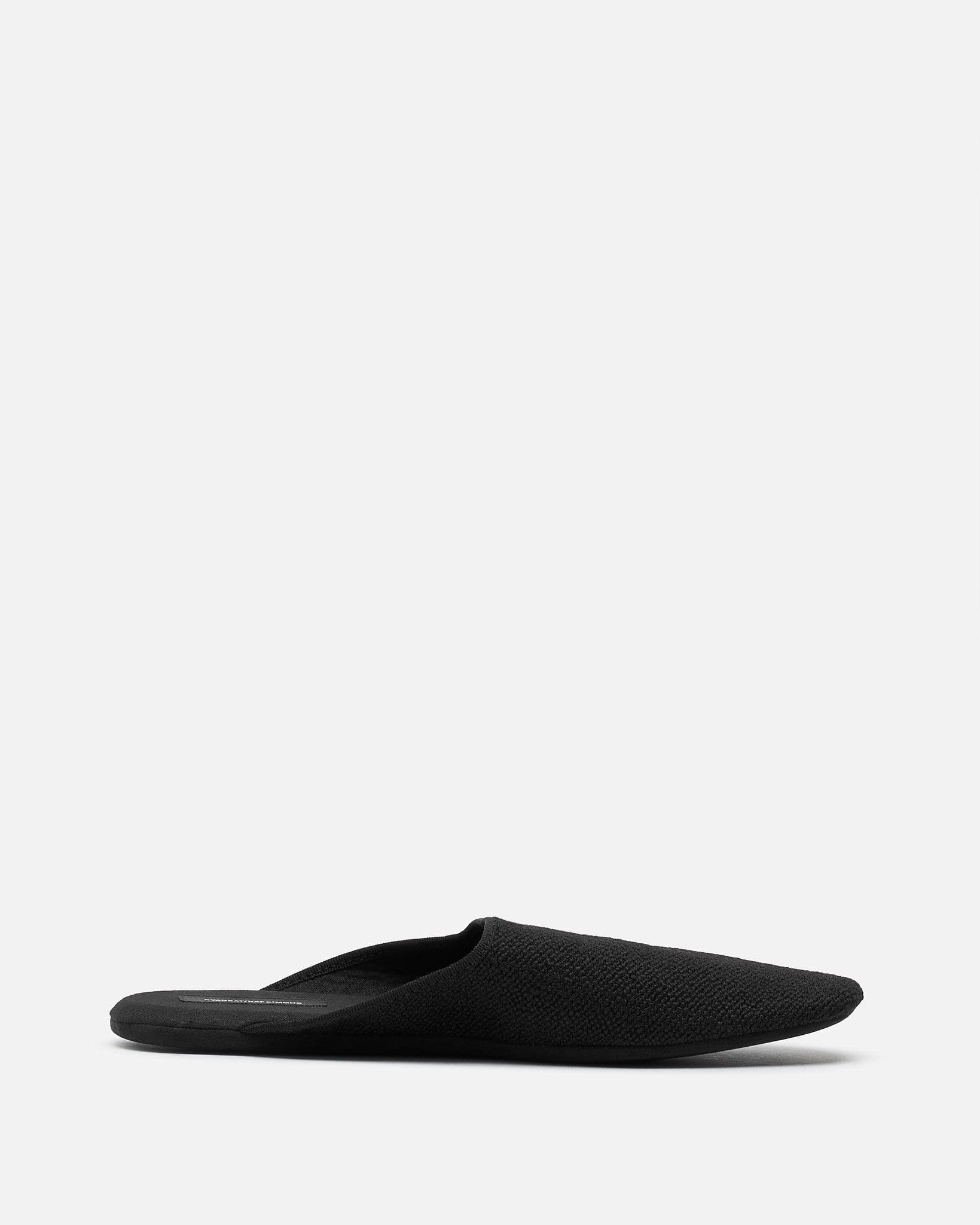 Vidar Slippers in Black - Image 8