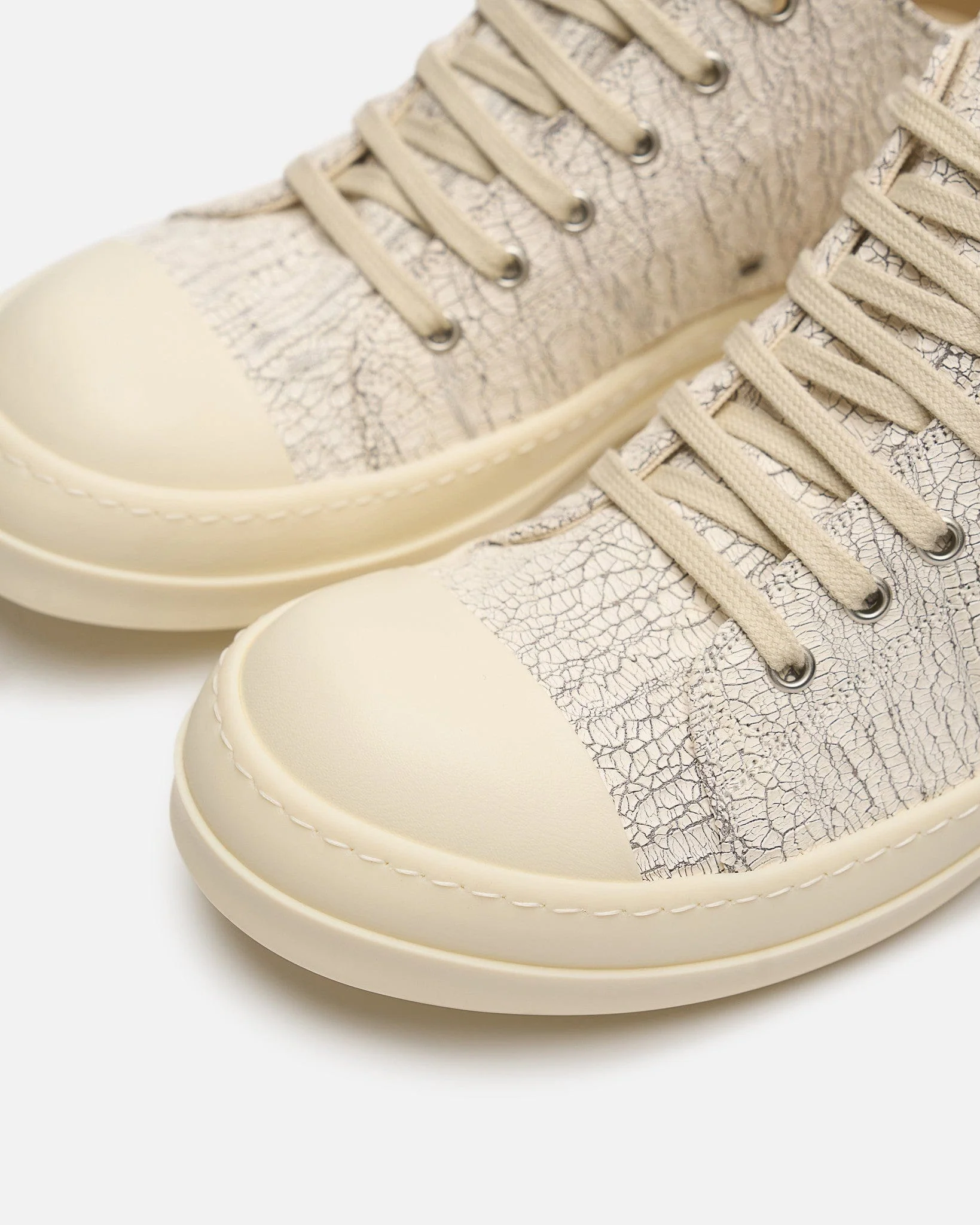 Low Sneaks in Milk/Milk - Image 5