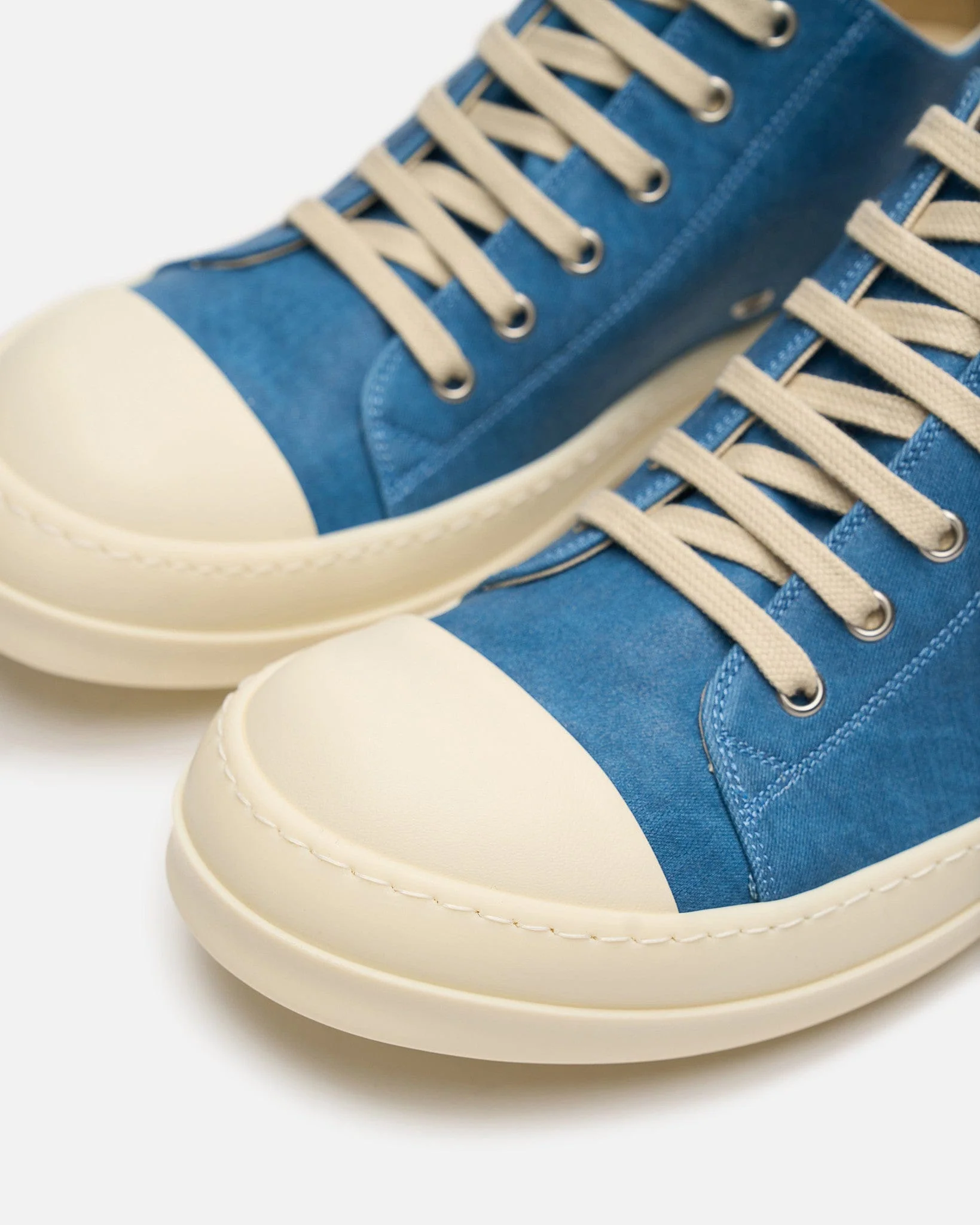 Low Sneaks in Toothpaste - Image 5